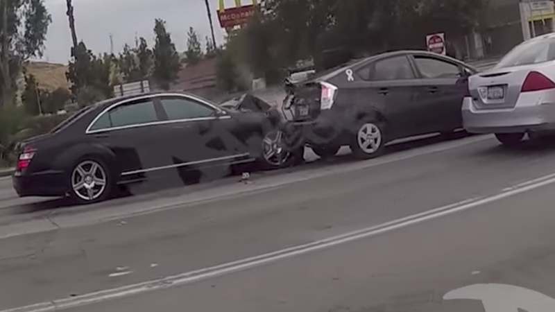 Righteous or reckless? Watch motorcyclist pursue hit-and-run driver